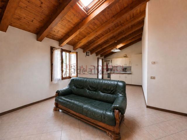 Appartamento in affitto di 80 m² in Via Roma
