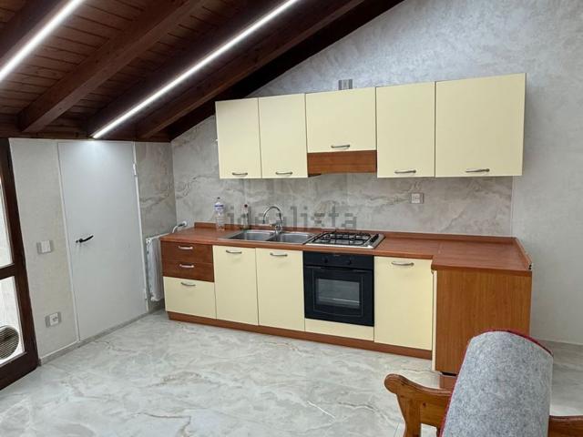 Appartamento in affitto di 80 m² in Via Roma, 9