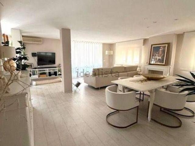Appartamento in affitto di 80 m² in Via Romano Damiani