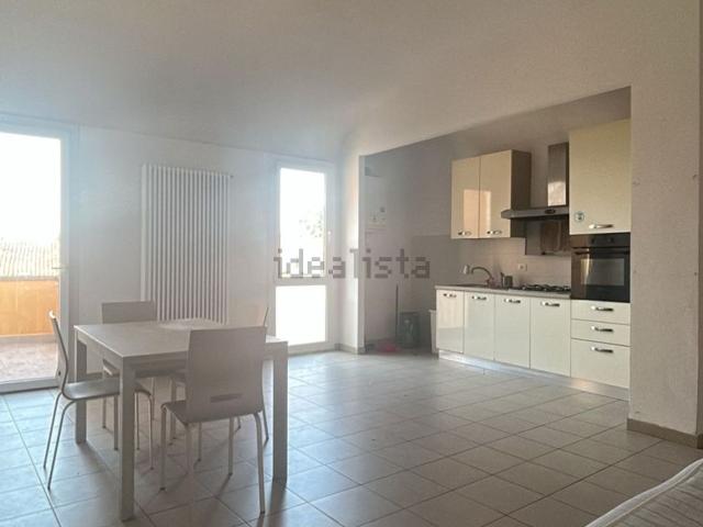 Appartamento in affitto di 100 m² in Via San Vitale, 122