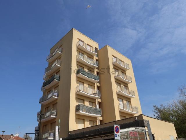 Appartamento in affitto di 80 m² in Viale Italia, 151
