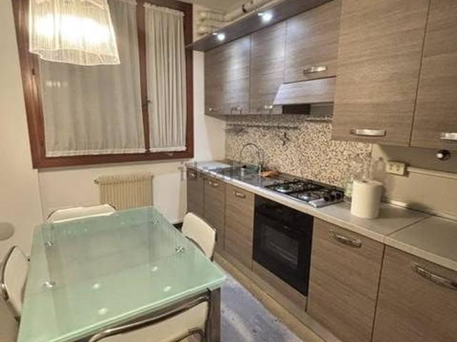 Appartamento in affitto di 80 m² in Viale IV Novembre, 10