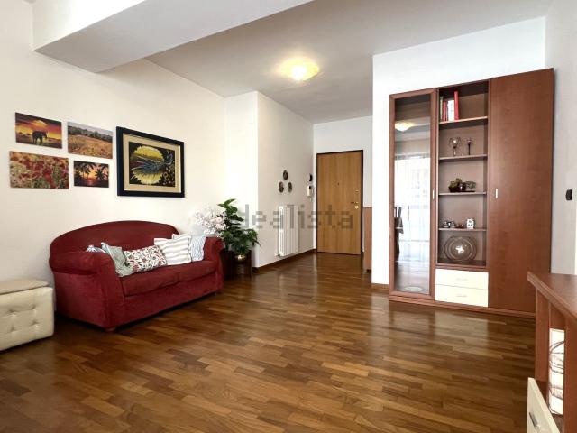 Appartamento in affitto di 80 m² in Viale Vittoria Colonna, 49