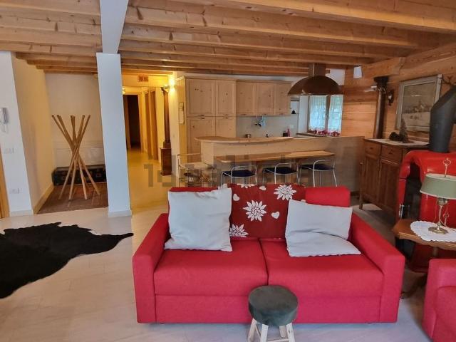 Appartamento in affitto di 81 m² in Strada Statale 51 di Alemagna