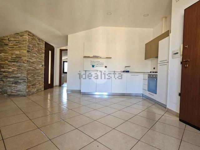 Appartamento in affitto di 81 m² in Via Virgilio Marone, 14