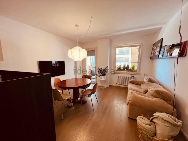 Appartamento in affitto di 81 m² in Via del Fosso, 9