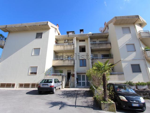Appartamento in affitto di 81 m² in Via Gianni Torsellini, 2