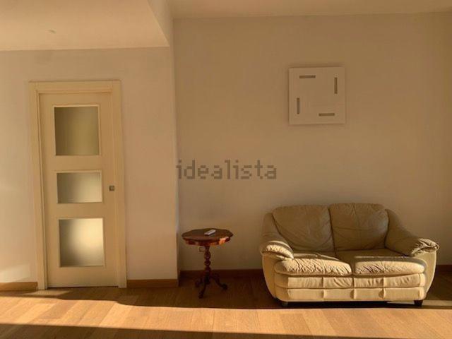 Appartamento in affitto di 81 m² in Via IV Novembre