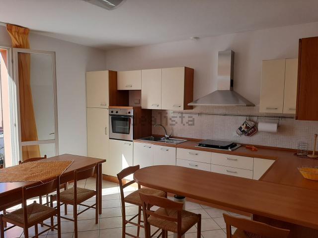 Appartamento in affitto di 81 m² in Viale XXV Luglio, 13