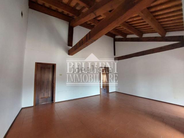 Appartamento in affitto di 82 m² in Corso SS. Felice e Fortunato