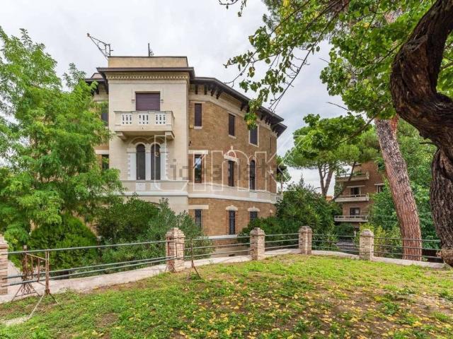 Appartamento in affitto di 82 m² in Via delle Terme Deciane