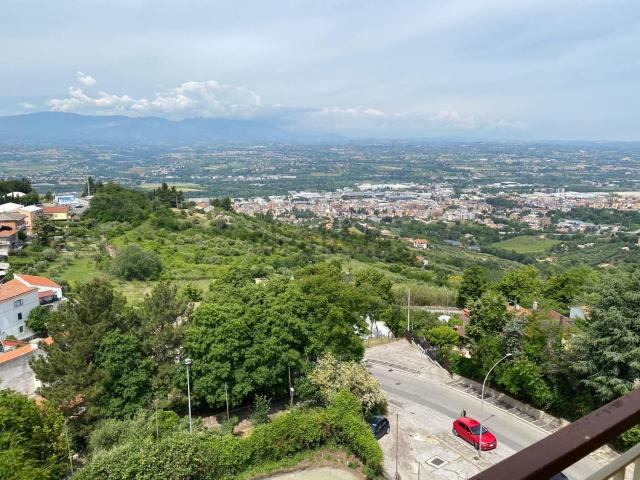 Appartamento in affitto di 82 m² in Via Francesco Michitelli, 2