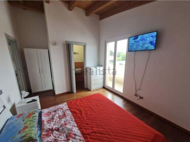 Appartamento in affitto di 82 m² in Via G. Cesare, 36