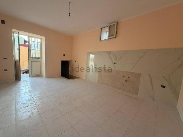 Appartamento in affitto di 82 m² in Via Napoli