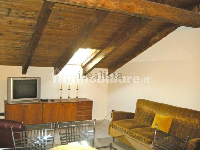 Appartamento in affitto di 87 m² in Località Quartino, 1