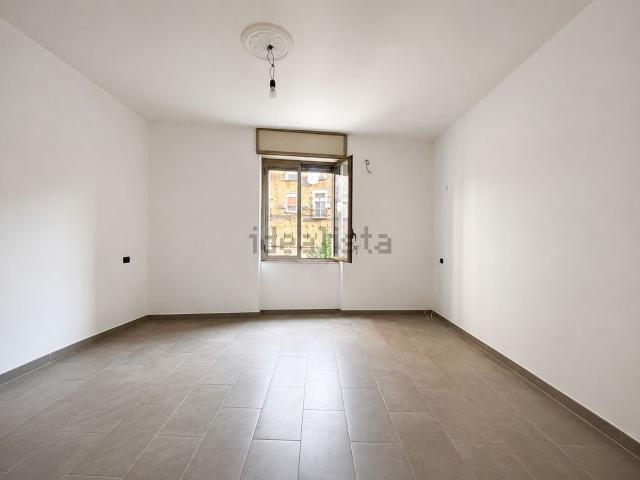 Appartamento in affitto di 87 m² in Via Vita Alla Sanità, 93