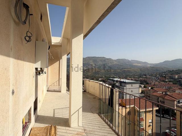 Appartamento in affitto di 87 m² in Via Archimede, 10