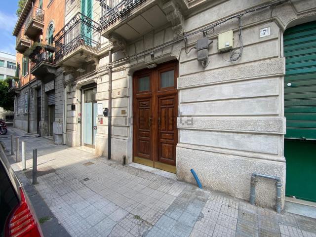 Appartamento in affitto di 87 m² in Via degli Amici, 5
