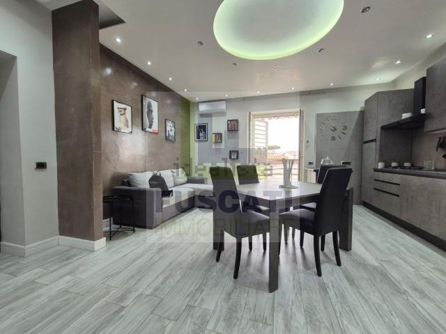Appartamento in affitto di 87 m² in Via della Libertà