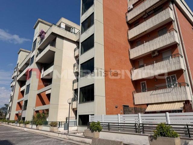 Appartamento in affitto di 87 m² in Via Francesco Petrarca