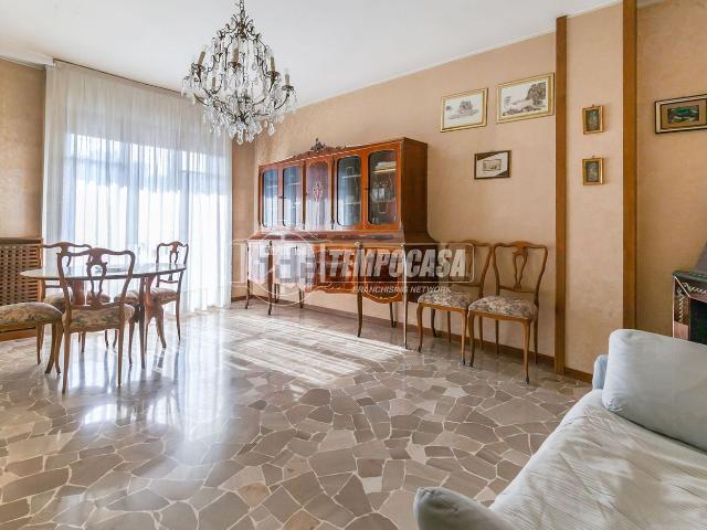 Appartamento in affitto di 87 m² in Via Pellegrino Rossi