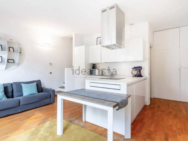 Appartamento in affitto di 87 m² in Via Privata Riccardo Ceroni, 10