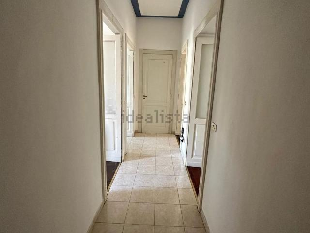 Appartamento in affitto di 84 m² in Via Buenos Aires, 59