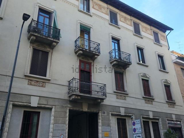 Appartamento in affitto di 84 m² in Via Cola Montano, 6