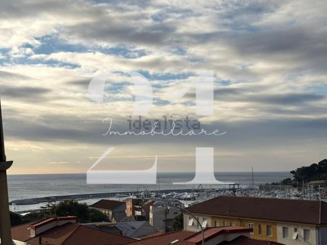 Appartamento in affitto di 84 m² in Via Monsignor F. Callandrone