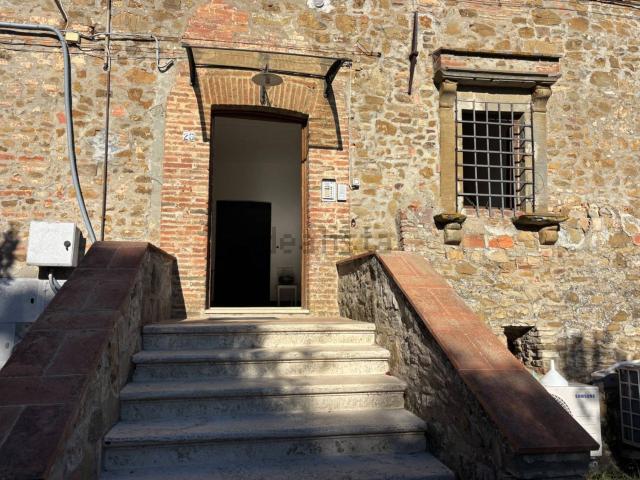 Appartamento in affitto di 85 m² in Località Palagio, 65