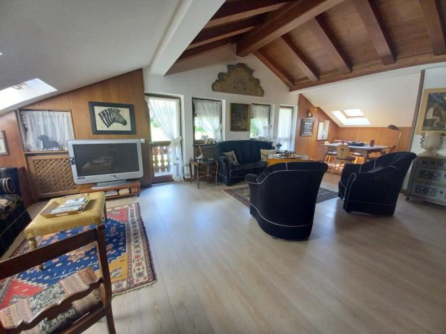 Appartamento in affitto di 85 m² in Località Peziè, 72