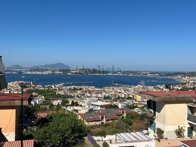Appartamento in affitto di 85 m² in Traversa Coste D&apos Agnano II