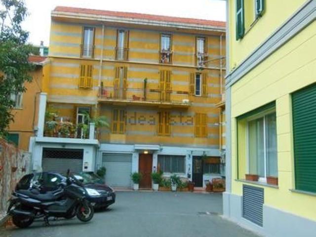 Appartamento in affitto di 85 m² in Via Zeffiro Massa, 57