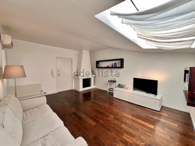 Appartamento in affitto di 85 m² in Via Abate Giacinto Gimma, 247