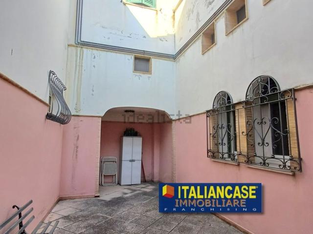 Appartamento in affitto di 85 m² in Via Armando Diaz, 9
