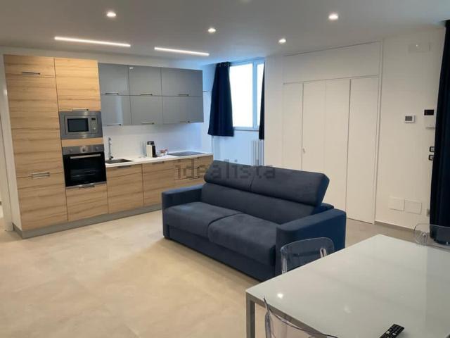 Appartamento in affitto di 85 m² in Via Beata Maria de Mattias