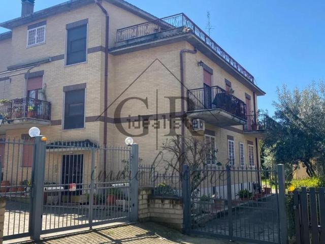 Appartamento in affitto di 85 m² in Via Braccianese Claudia, 71