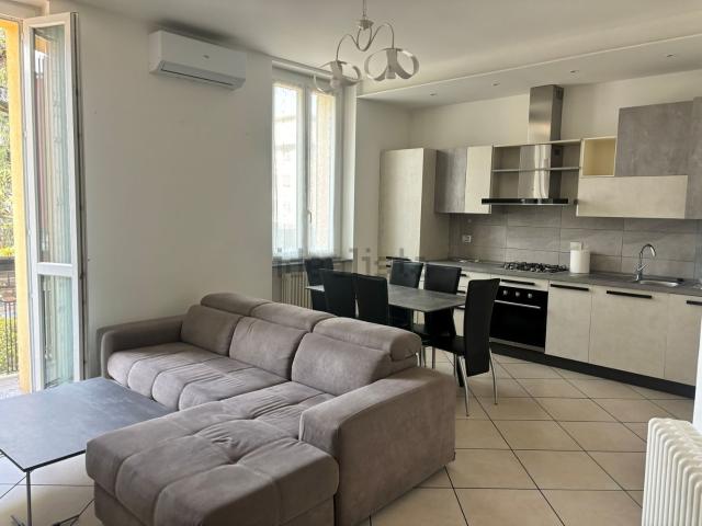Appartamento in affitto di 85 m² in Via Canturina