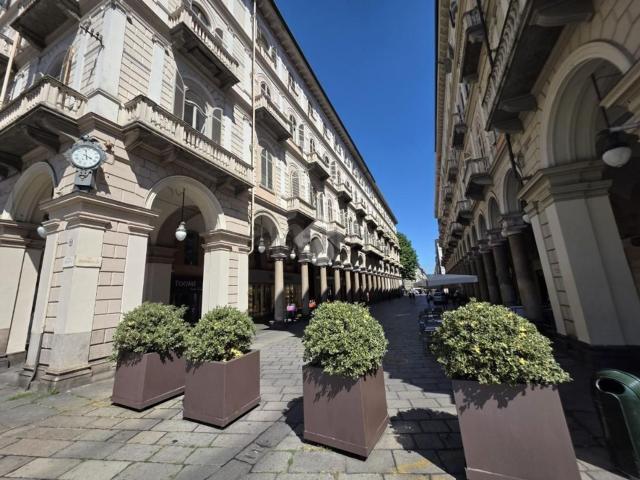 Appartamento in affitto di 85 m² in Via Carlo Boucheron, 13