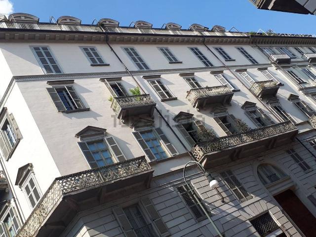 Appartamento in affitto di 85 m² in Via della Rocca, 12