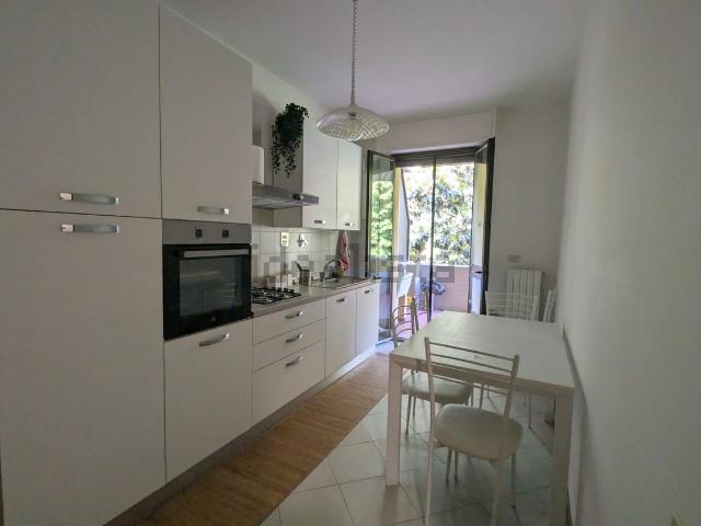 Appartamento in affitto di 85 m² in Via Firenze