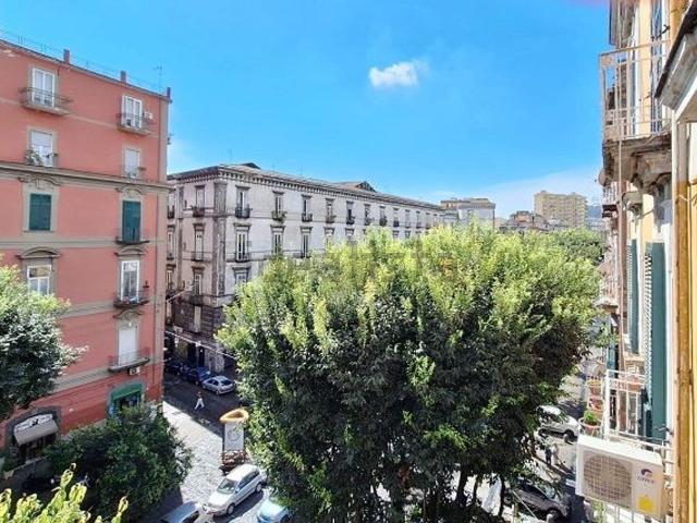 Appartamento in affitto di 85 m² in Via Foria