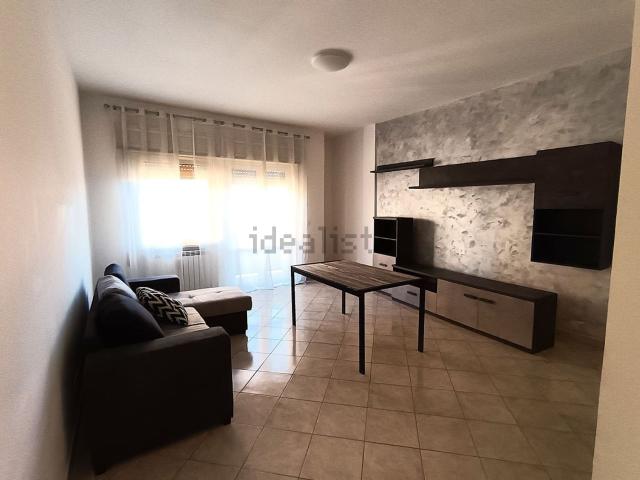 Appartamento in affitto di 85 m² in Via Giovanni Pascoli, 1