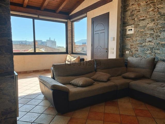Appartamento in affitto di 85 m² in Via Macello