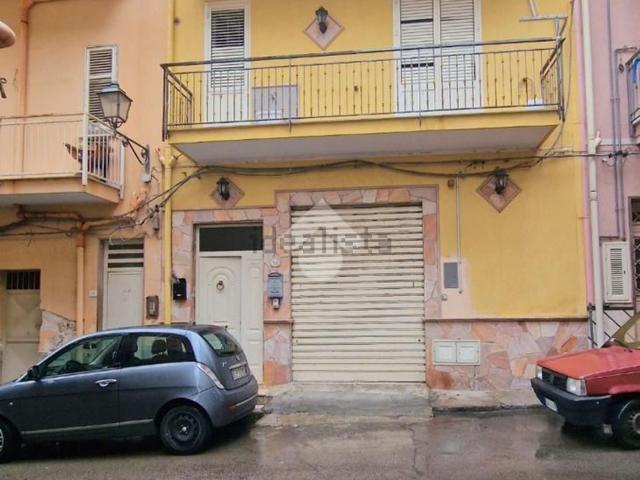 Appartamento in affitto di 85 m² in Via Messina, 16