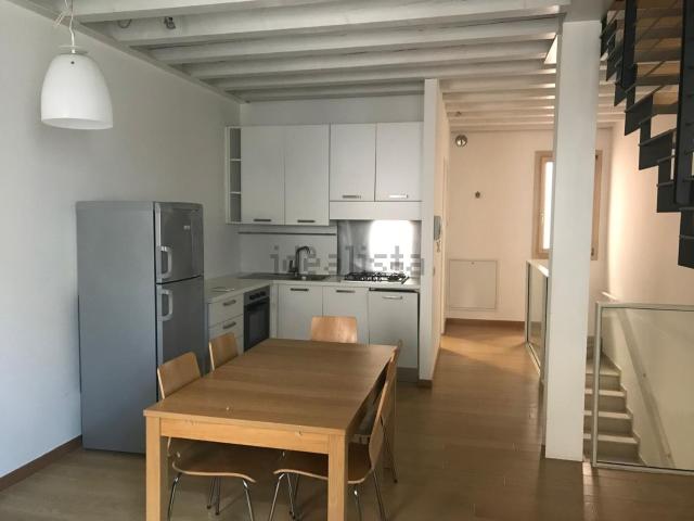 Appartamento in affitto di 85 m² in Via Palestro, 15