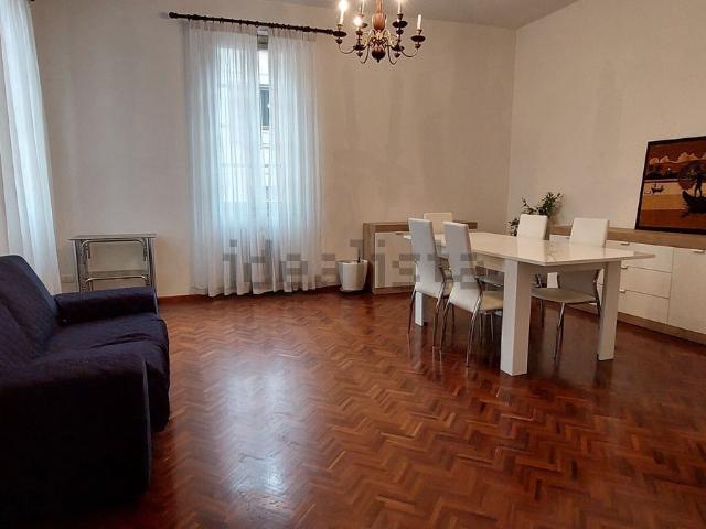Appartamento in affitto di 85 m² in Via Roma