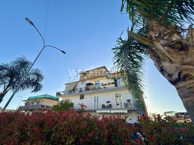 Appartamento in affitto di 85 m² in Via Roma