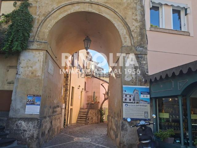 Appartamento in affitto di 85 m² in Via Romania