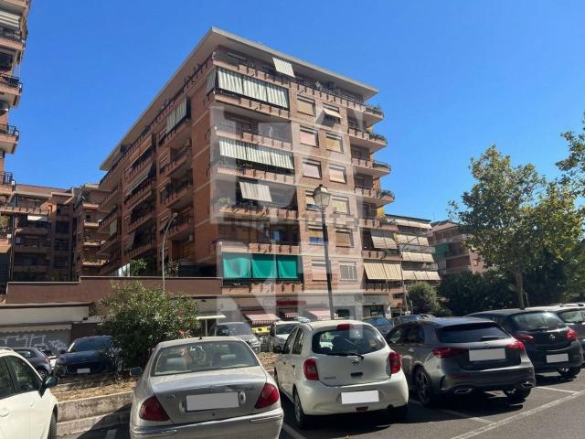 Appartamento in affitto di 85 m² in Viale Giulio Agricola, 131